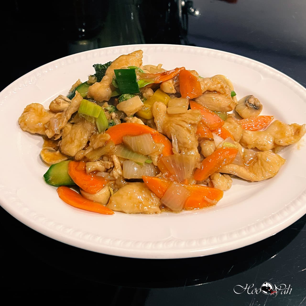 Gesneden kipfilet met champignons
